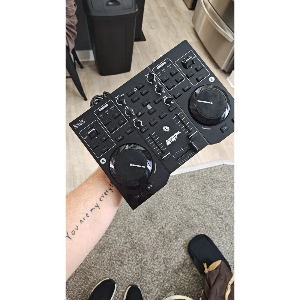 Hercules DJ Control Instinct USB DJ Controller Mixer Black Tested Lights Up